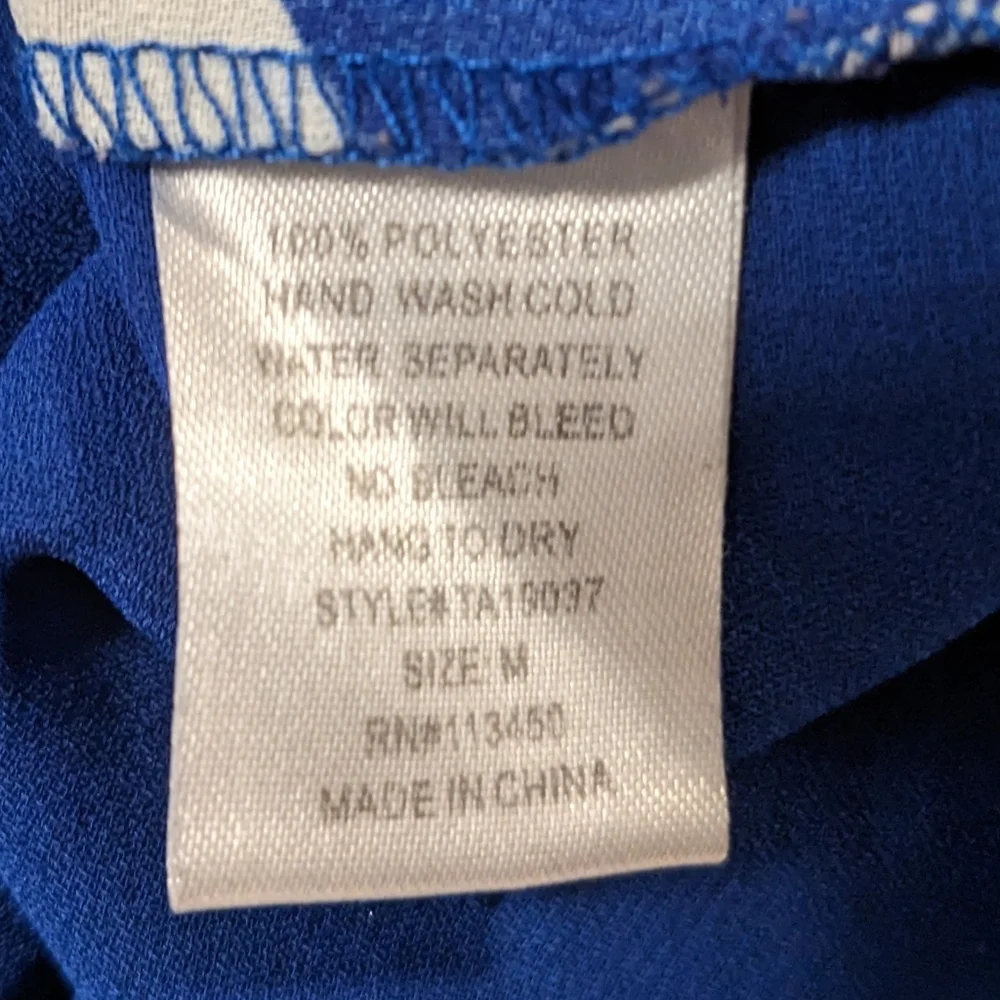5/$25 Lulumari Sleeveless Top - Picture 6 of 6